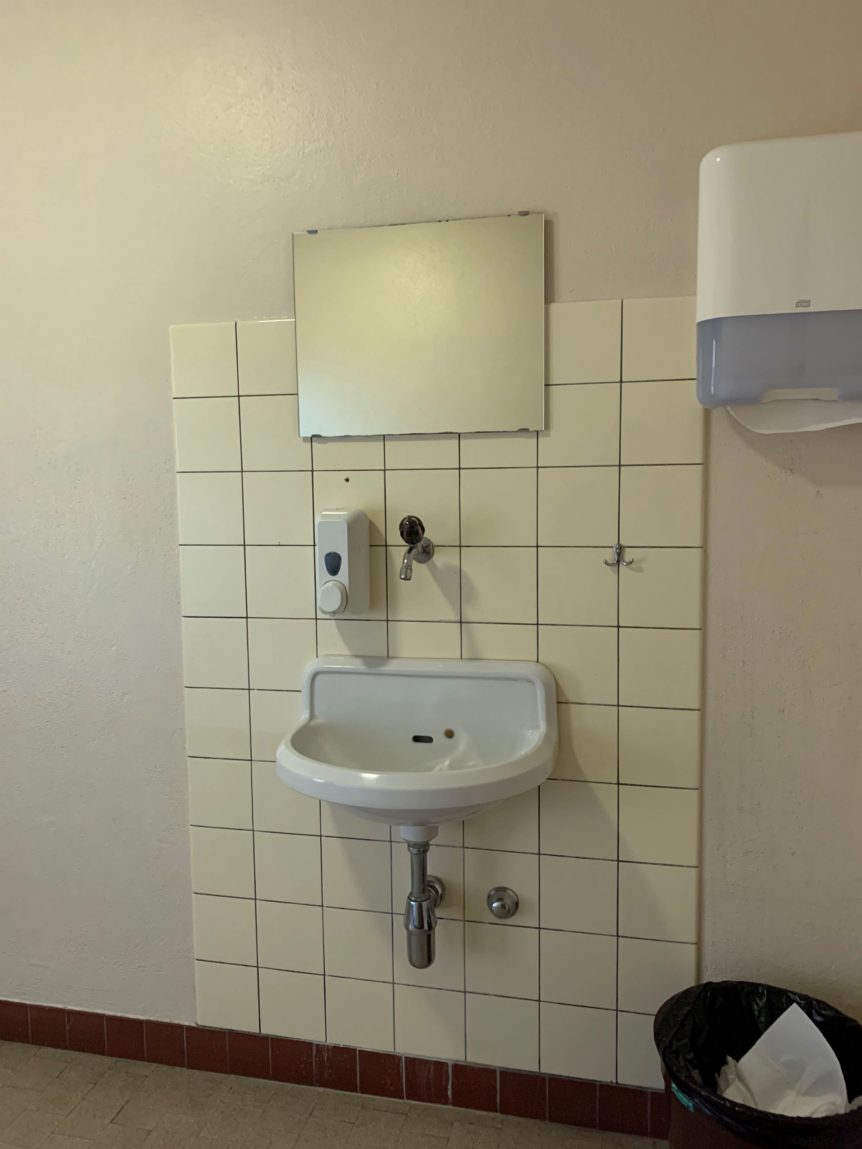 zihler sanitäre anlage sanierung wolfwil 5 vorher